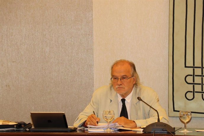 El director general de la radiotelevisión pública de Baleares (IB3), Andreu Manresa, en la Comisión de Control de IB3