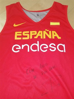 Camiseta con la que Pau Gasol ganó el bronce en el Eurobasket de 2027