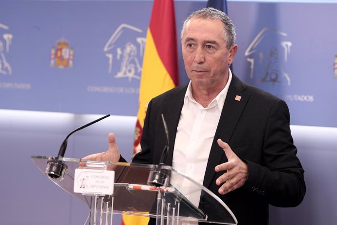 El portaveu de Compromís en el Congrés, Joan Baldoví, ofereix una roda de premsa posterior a la seua reunió amb el Rei per a proposar candidat a la Presidncia del Govern, en el Congrés dels Diputats, Madrid, a 16 de setembre de 2019.