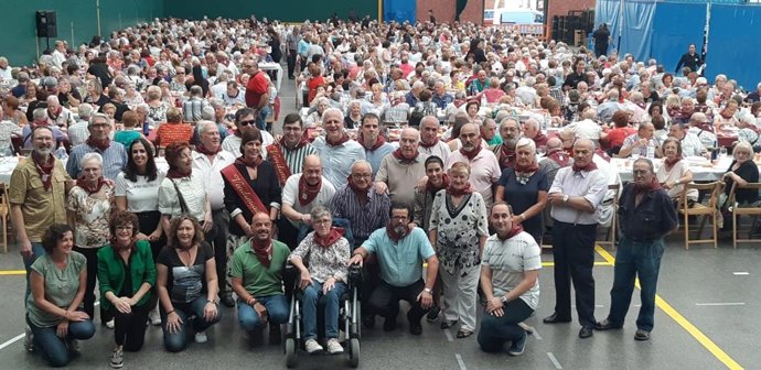 El alcalde de Logroño, Pablo Hermoso de Mendoza en el Día de las Personas Mayores