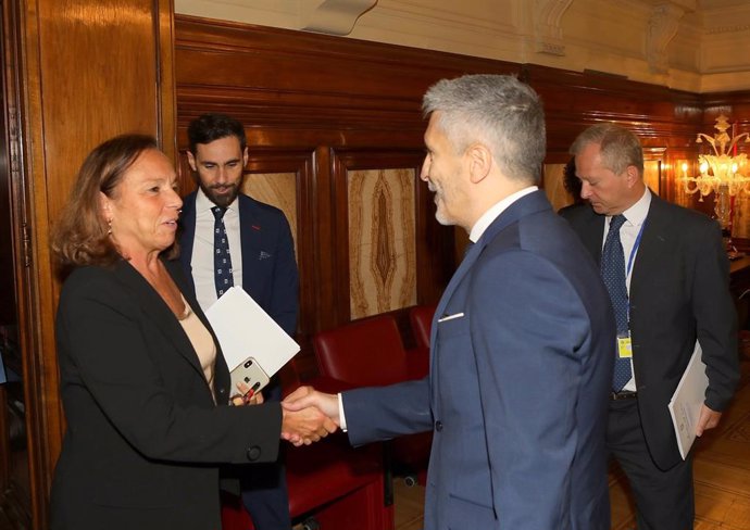 El ministro del Interior en funciones, Fernando Grande-Marlaska, con su homóloga italiana, Luciana Lamorgese.