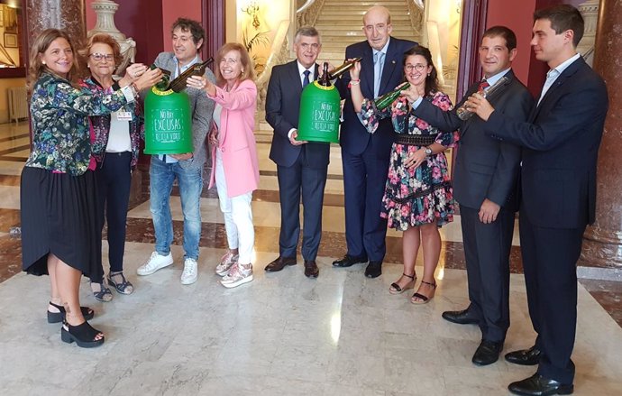 Presentación de la campaña para promover el reciclaje de  envases de vidrio en la hostelería de Bilbao.