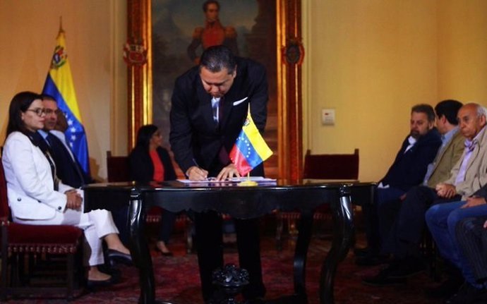 Venezuela.- Javier Bertucci, uno de los dos rivales de Maduro en las últimas ele