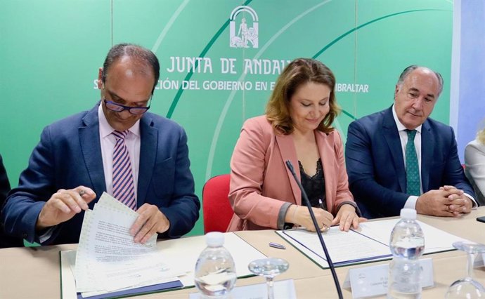 Cádiz.- La Junta lidera las actuaciones para combatir el alga asiática en el Par