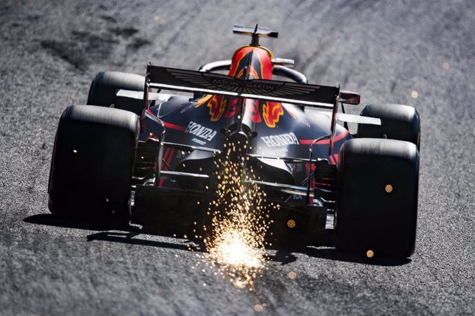 Fórmula 1/GP Singapur.- Verstappen empieza dominando con Sainz en séptima posici
