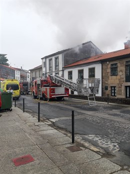Incendio en una vivienda de la rúa de Sar de Santiago de Compostela