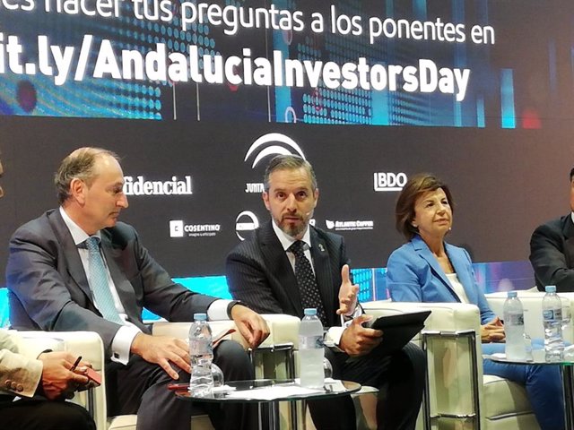 El consejero de Hacienda, Juan Bravo, este viernes durante su intervención en el foro Andalucia Investors Day del diario digital El Confidencial.
