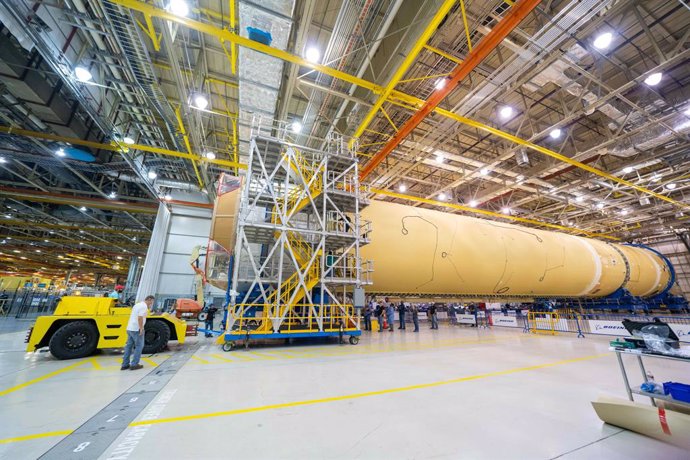 La NASA ensambla la etapa central del cohete más poderoso del mundo