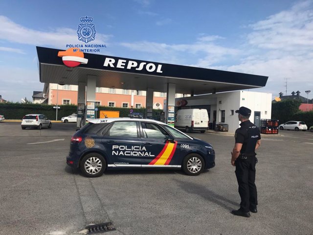 Gasolinera de Ponferrada, municipio donde se produjeron sendos robos cuyo presunto autor fue un varón de 44 años vecino de la localidad.
