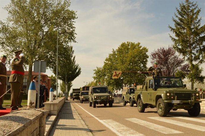 La Agrupación de Apoyo Logístico conmemora su 31 aniversario con una parada militar en la base de 'El Empecinado', ubicada en la localidad vallisoletana de Santovenia de Pisuerga.