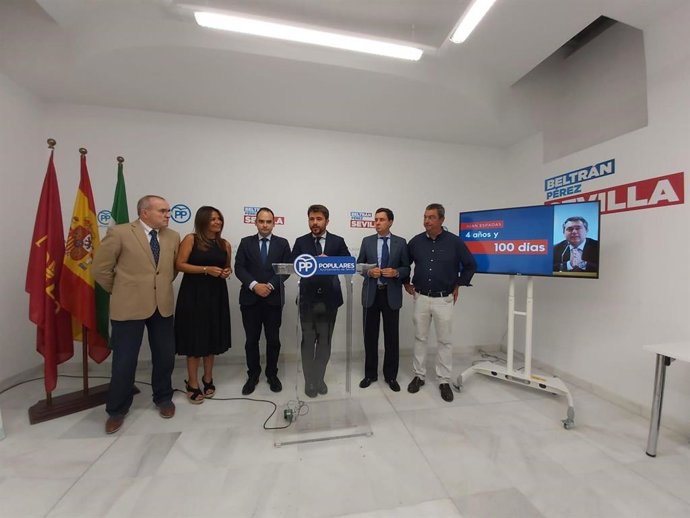 Beltrán Pérez en rueda de prensa