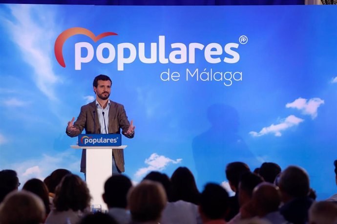 El presidente nacional del PP, Pablo Casado, en un acto con los afiliados en  Alhaurín el Grande (Málaga)
