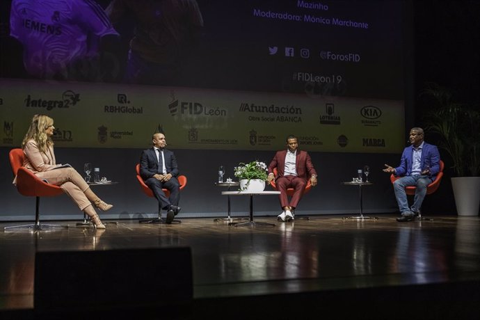 Roberto Carlos, Mazinho, Julio Baptista y Mónica Marchante clausuran el FID León