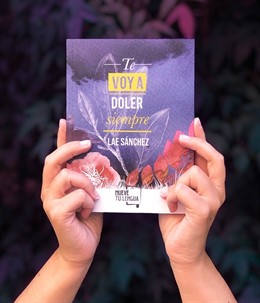 Ejemplar de 'Te voy a doler siempre', de Lae Sánchez, publicada por 'Mueve tu lengua'.