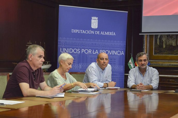 El vicepresidente de Diputación de Almería y presidente del Comité de Seguridad de la Información,  Ángel Escobar, preside una reunión de dicho órgano