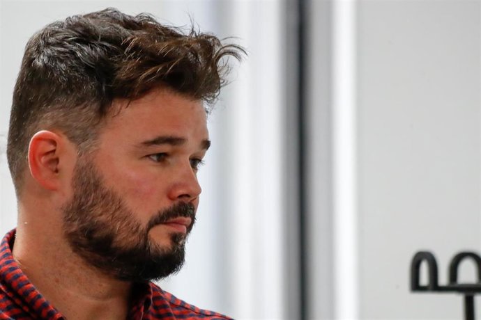 El portavoz de ERC en el Congreso de los Diputados, Gabriel Rufián, en la Cámara Baja un día después de su reunión con representantes del PSOE.