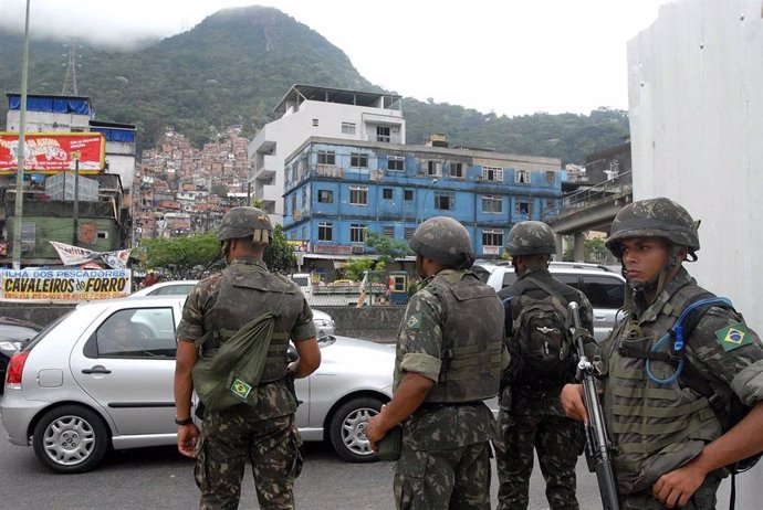 Agentes de la Unidad de Policía Pacificadora (UPP) de Brasil en Río de Janeiro