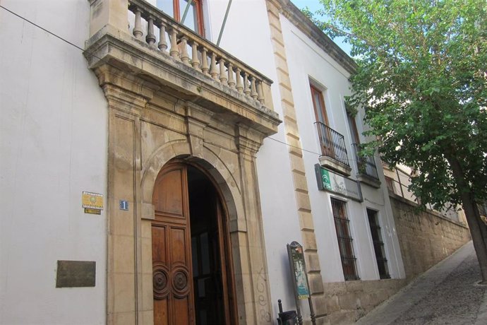 Fachada del Conservatorio Profesional de Música de Jaén en una imagen de archivo.