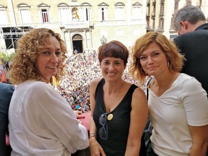 La consellera Ester Capella, la concejal Eva Baró y la concejal Elisenda Alamany