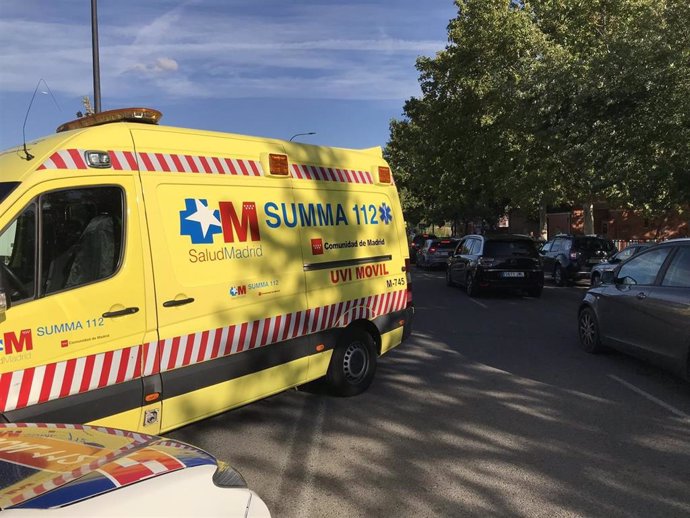 Un niño de 8 años ha sido traslado al Hospital de La Paz en estado grave tras sufrir un atropello en la Avenida Reyes Católicos de San Sebastián de los Reyes.