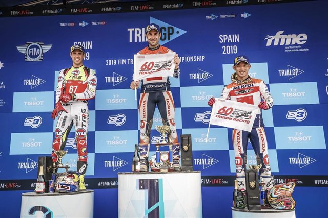 Toni Bou en el podio del GP de España del Mundial de Trial al Aire Libre