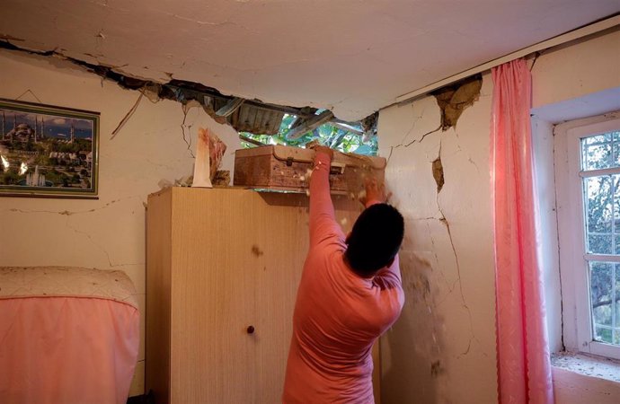 Efectos del terremoto en Zhurje, cerca de Tirana