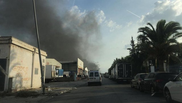 Incendio en una nave del Polígono de Marratxí.