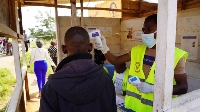 Foto de archivo de una campaña de detección de ébola en RDC