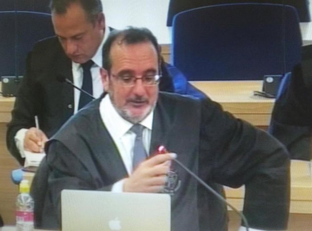 El abogado de la exconsejera de Bankia Araceli Mora, durante la presentación de conclusiones finales del juicio por la salida a Bolsa de la entidad.