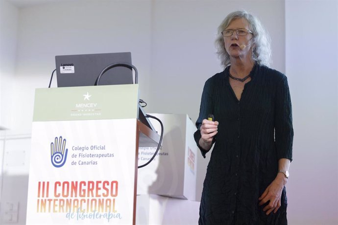 Jill Cook durante el III Congreso Internacional de Fisioterapia de Canarias