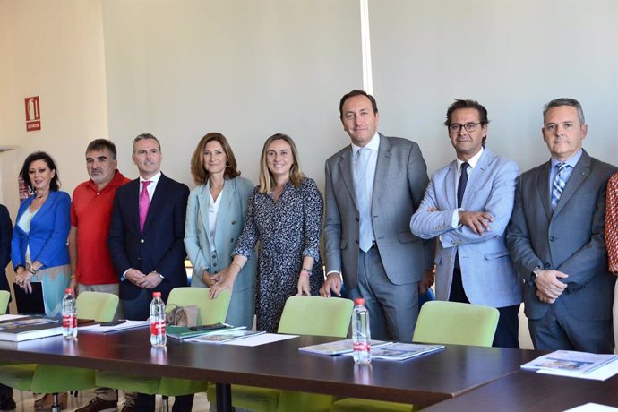 Carazo informa a los promotores privados del Plan Vive en Andalucía para recuper