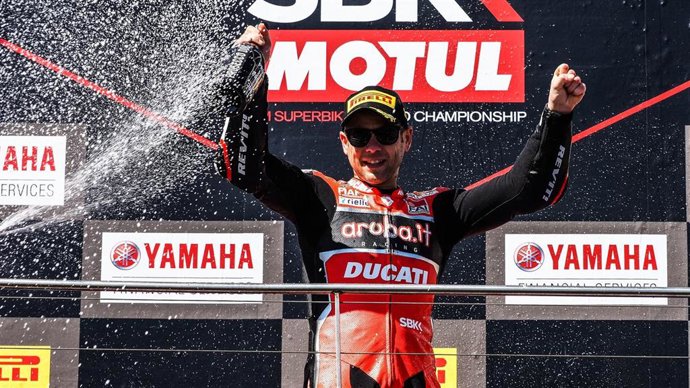 Álvaro Bautista vence en el Mundial de Superbikes