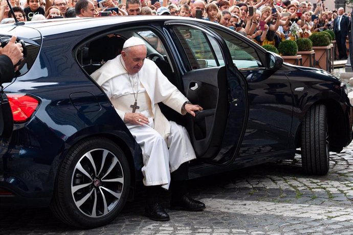 September 21, 2019 - Rome, Italy: Pope Francis arrives on a new utility car to celebrates a Mass in front of St. Pancrazio Cathedral, in Albano, in the outskirts of Rome. (Massimigliano Migliorato / CPP /Contacto)