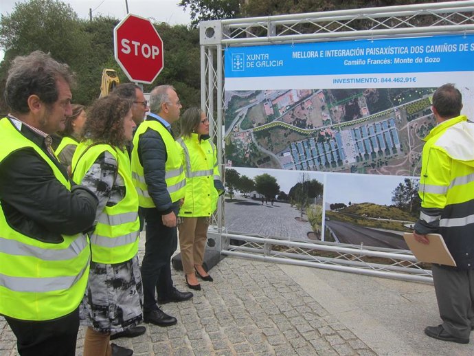 La conselleira de Infraestruturas, Ethel Vázquez, en el inicio de obras de acondicionamiento del acceso del Camino Francés a Santiago