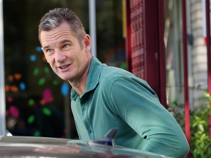 Iñaki Urdangarín entrando por segunda vez al centro donde realiza el voluntariado e