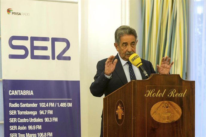 El presidente de Cantabria, Miguel Ángel Revilla, en el Foro SER Cantabria
