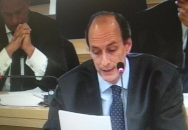 El abogado defensor de los exconsejeros de BFA Jesús Pedroche Nieto, Estanislao Rodríguez Ponga y Mercedes Rojo Izquierdo durante el juicio por la salida a Bolsa de Bankia.