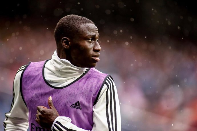 Ferland Mendy durante un calentamiento con el Real Madrid