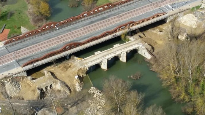 URA expone a vecinos de Abetxuko (Vitoria) las actuaciones de la II fase de la obra ante inundaciones del Zadorra