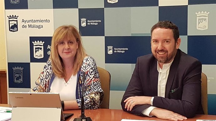 A concejala de Turismo y Promoción de la Ciudad, Rosa Sánchez,  en la presentación de la agenda de actividades previstas para el evento de Connecting Nature en Málaga