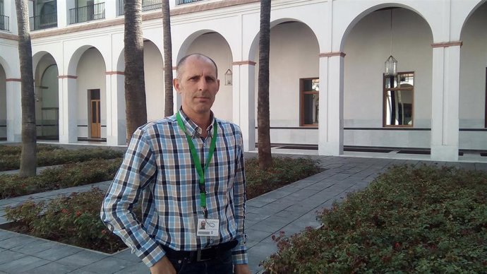 El portavoz de la comisión promotora de la Iniciativa Legislativa Popular sobre el concurso de méritos para interinos, David Núñez.