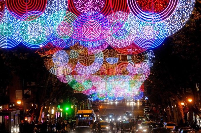 Imagen de archivo de luces de Navidad en Madrid.
