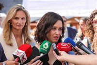 Ayuso incide en que cuesta "cuadrar las cuentas" cuando el PSOE "estrangula a las comunidades autónomas"