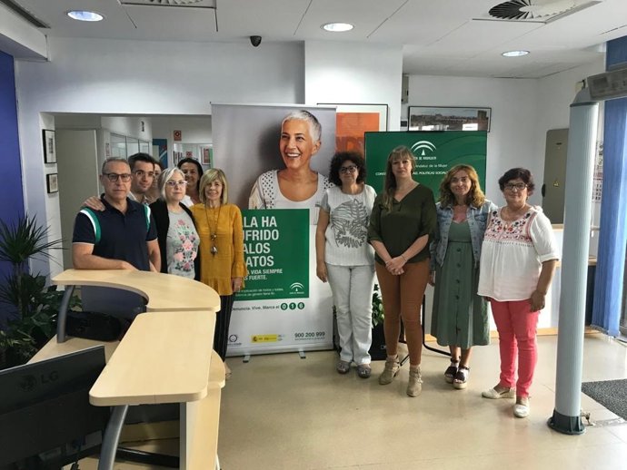 La coordinadora provincial del IAM en Córdoba, Lourdes Arroyo (tercera por la dcha.)