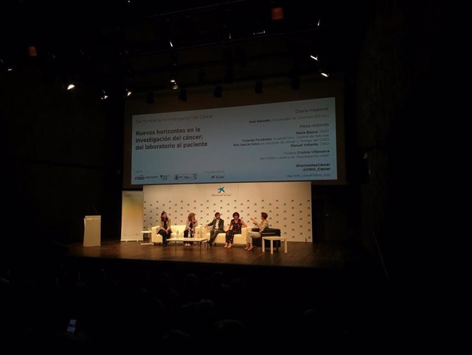 Mesa del CNIO sobre investigación en cáncer. De izq a der: Maria Blasco, Yolanda Fernández, Manuel Valiente y Mila García Calvo