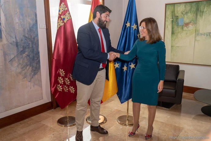 El presidente del Gobierno regional, Fernando López Miras junto a la alcaldesa de Cartagena, Ana Belén Castejón en el Palacios de San Esteban