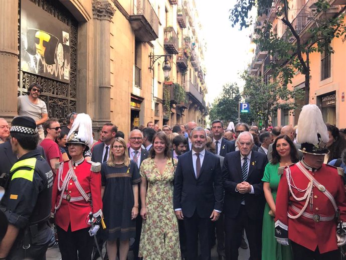 Comitiva popular de la Merc, patrona de Barcelona: Elsa Artadi, Jose Bou, Janet Sanz, Albert Batlle, Jaume Collboni, David Vaig escudar i Ernest Maragall