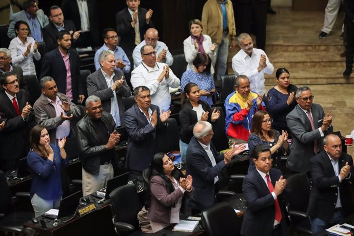 Diputados 'chavistas' regresan a la Asamblea Nacional dos años después