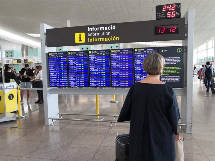 Usuaria en la T1 del Aeropuerto de Barcelona