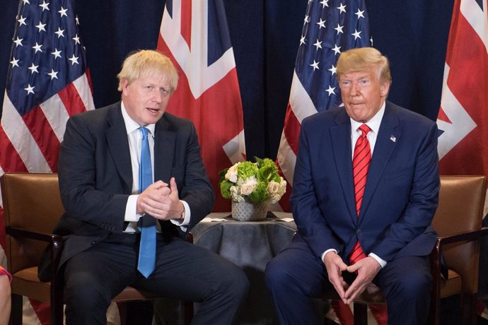 Brexit.- Trump asegura que Johnson no dimitirá, mientras que el 'premier' promet
